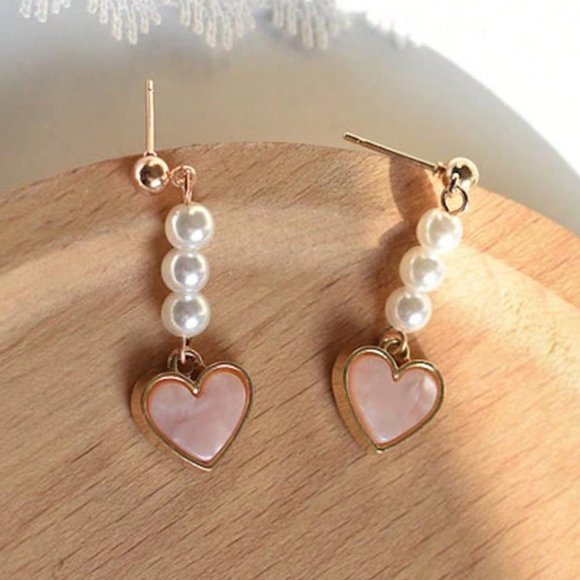 Vintage Look Gold and Pink Heart Pearl Earrings - Picture 6 of 8